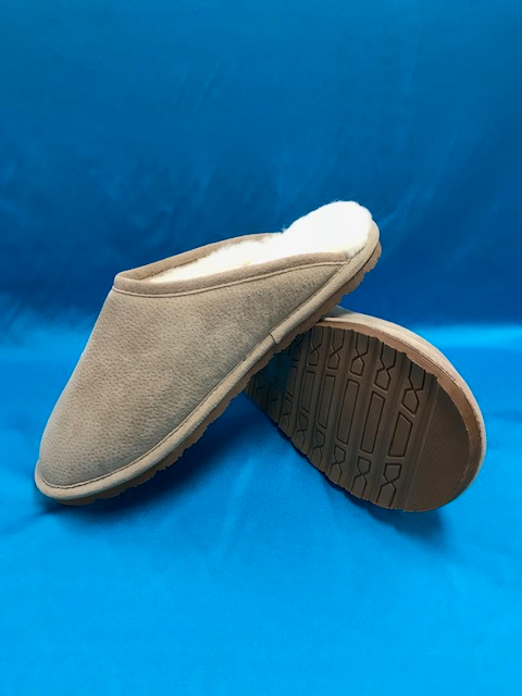 Mens sheepskin lined slipon slippers. - Click Image to Close
