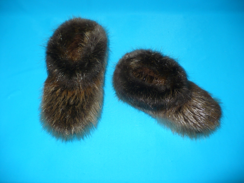 Beaver slippers - Click Image to Close